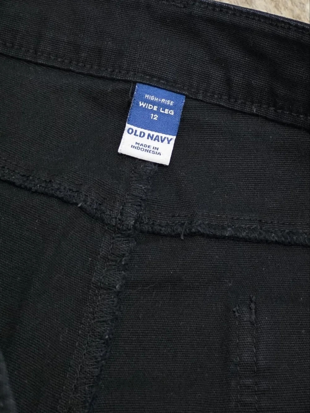 High Rise Wide-Leg Crop Jeans - Picture 3 of 9